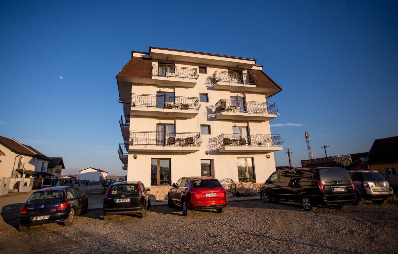 Sara, Alba Alba Iulia Luaran gambar