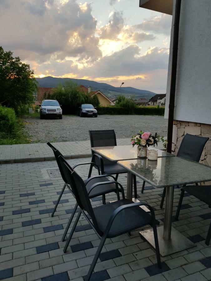 Sara, Alba Alba Iulia Luaran gambar